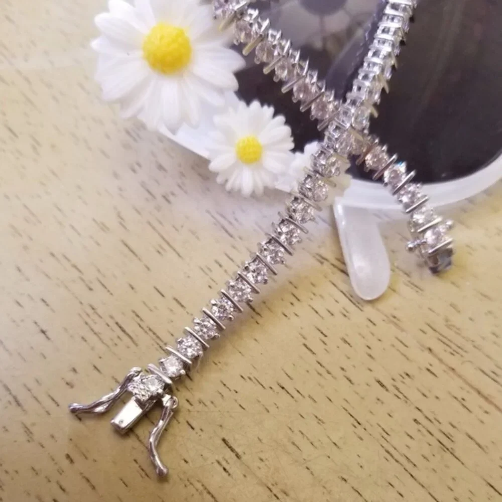 18k Swarovski Elements Tennis Bracelet ( l0l style) - Picture 4 of 7